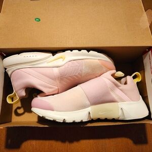 Light Pink Nike Presto Extreme SE (GS)